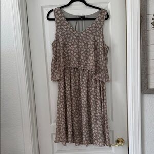 bobeau Taupe Midi Dress with Blush Leaf Print